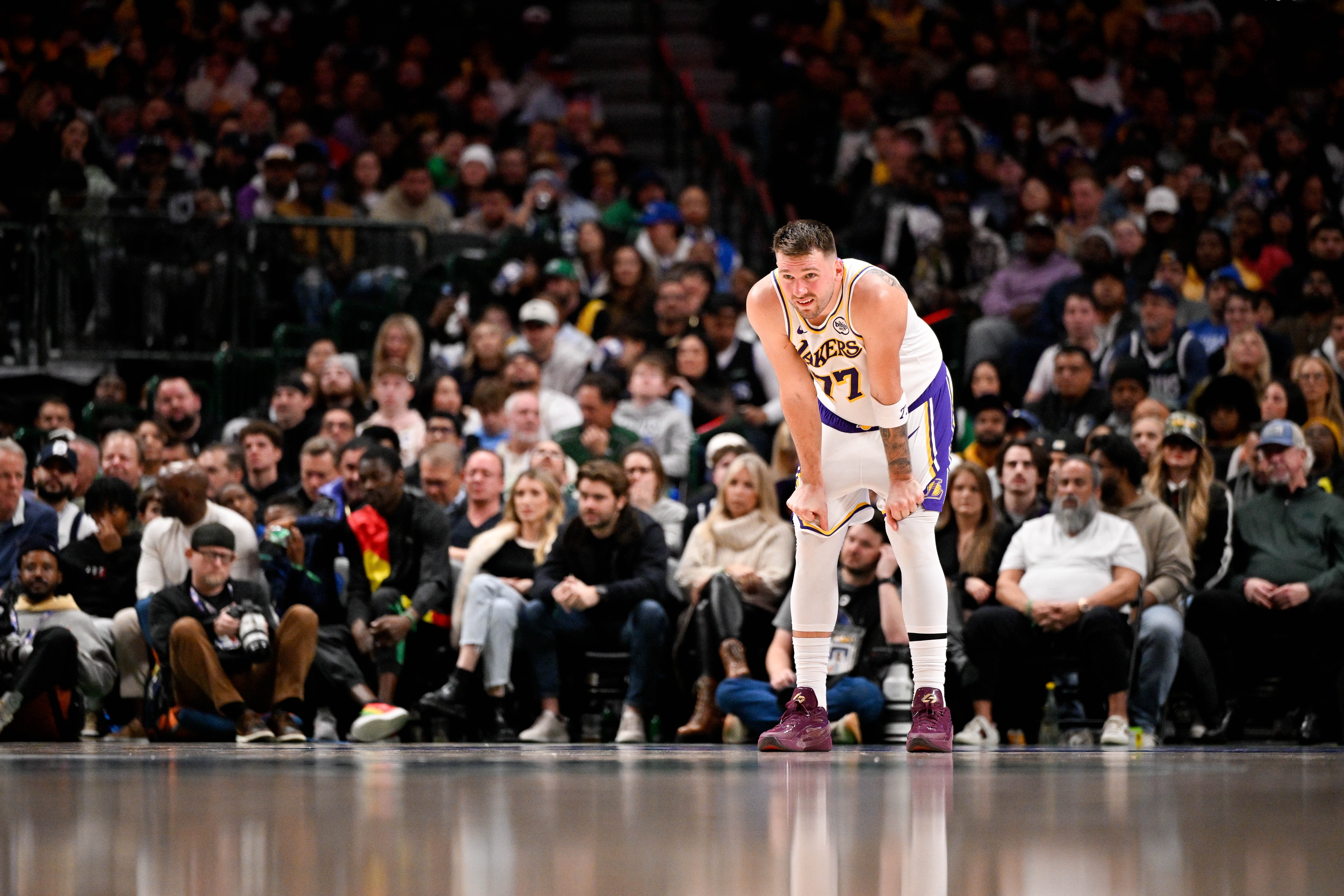 世界杯直播观看指南-东契奇46分11助！名记：过去快一年了 想想这笔交易还是太离谱